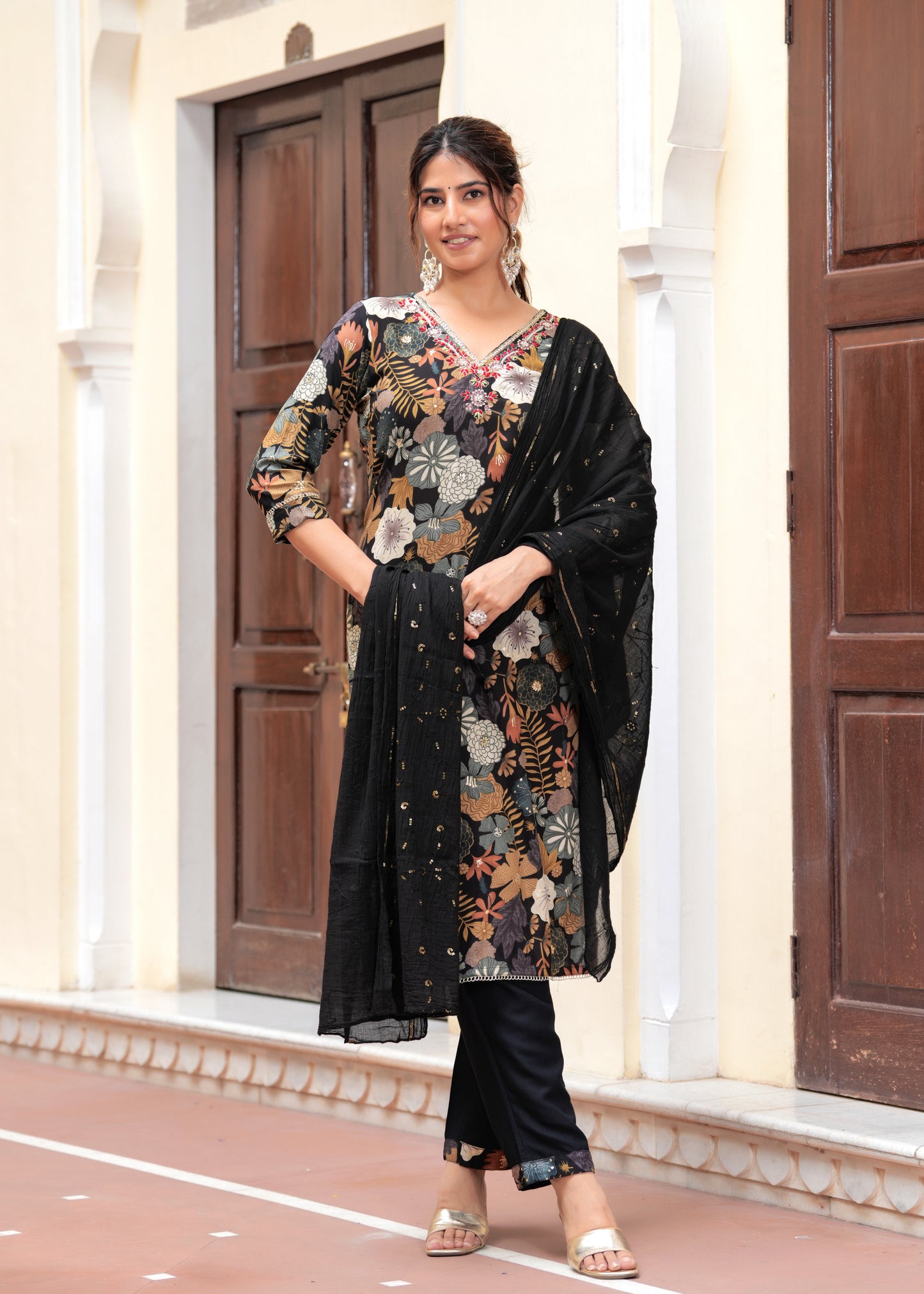 Black Floral print Thread work kurta set