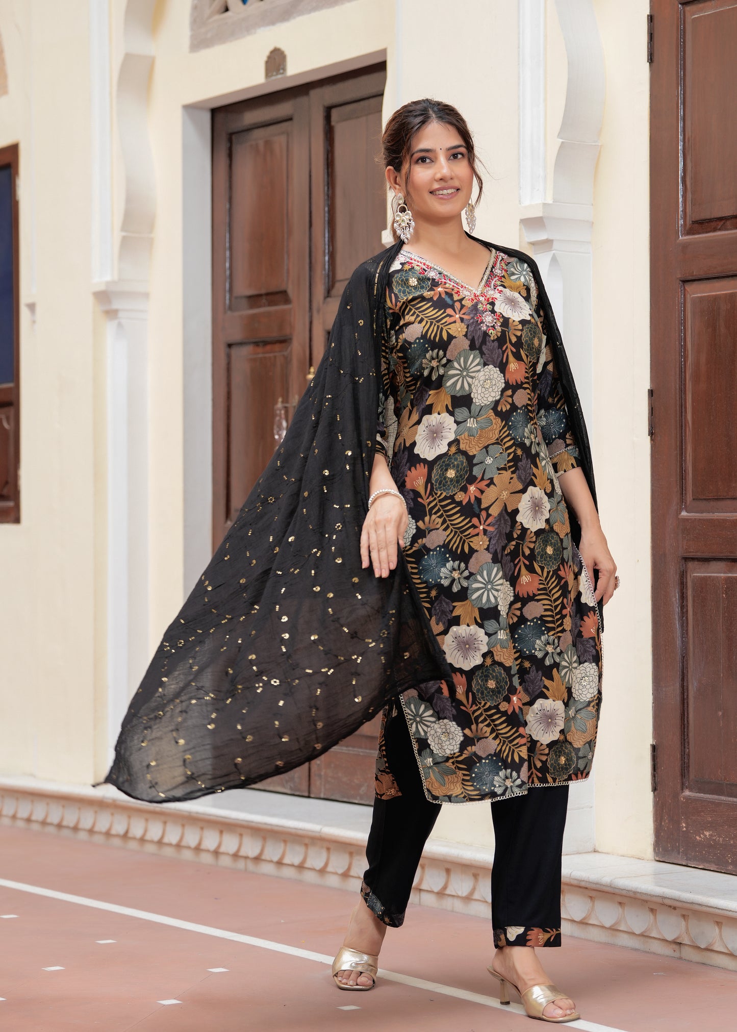 Black Floral print Thread work kurta set