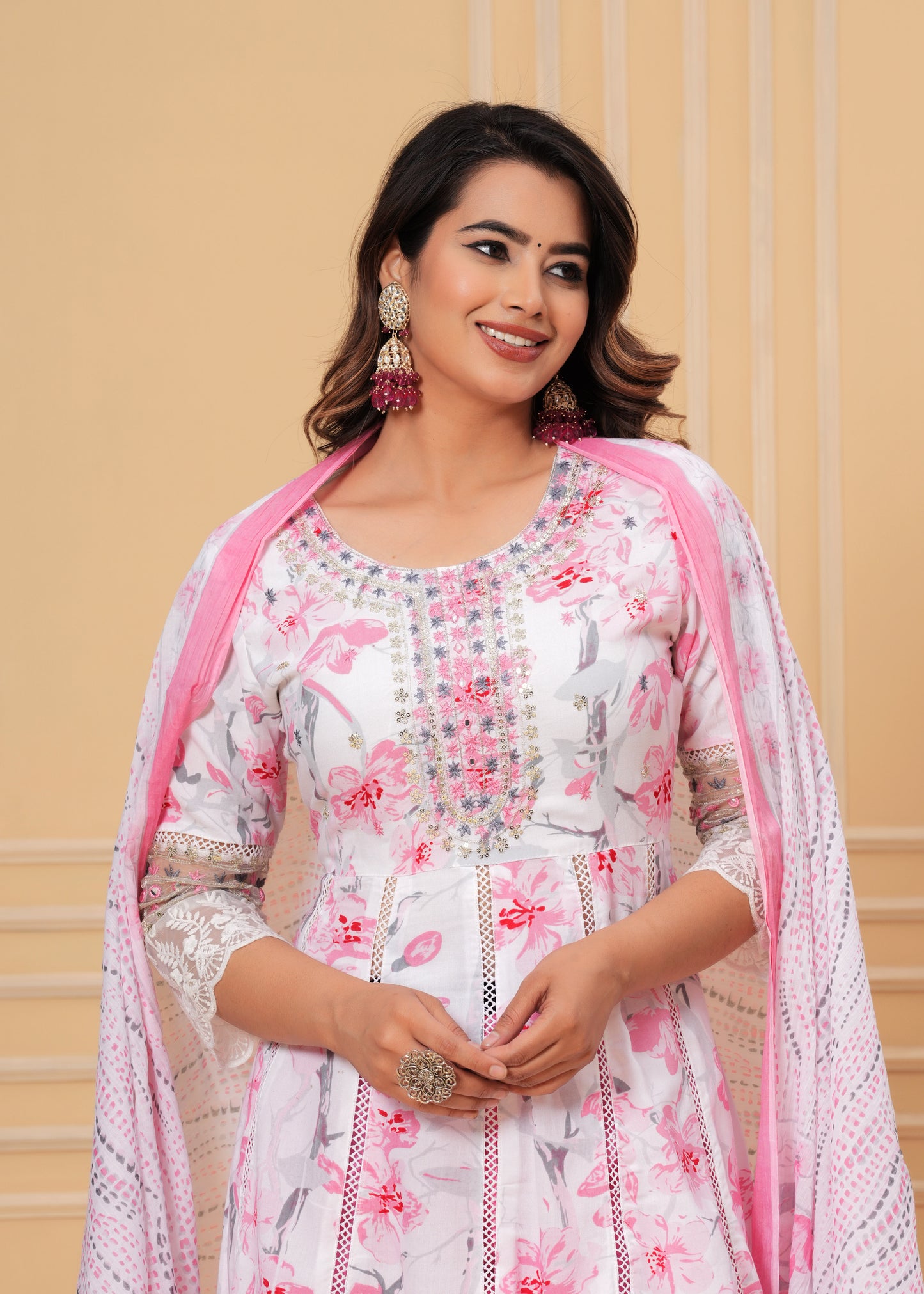 AMBRAAISH FLOWER PRINT REYON SUIT SET