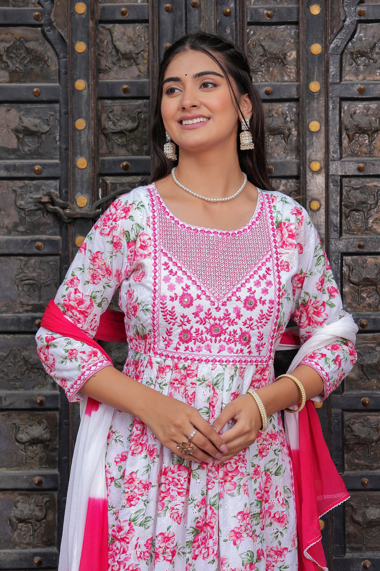 WHITE SAMRIDDHI NAYRA SUIT SET IN PINK SHADE