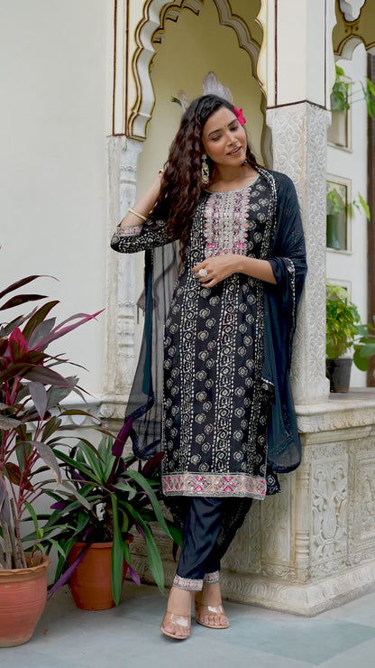 Foil print thread Embroidery kurta set